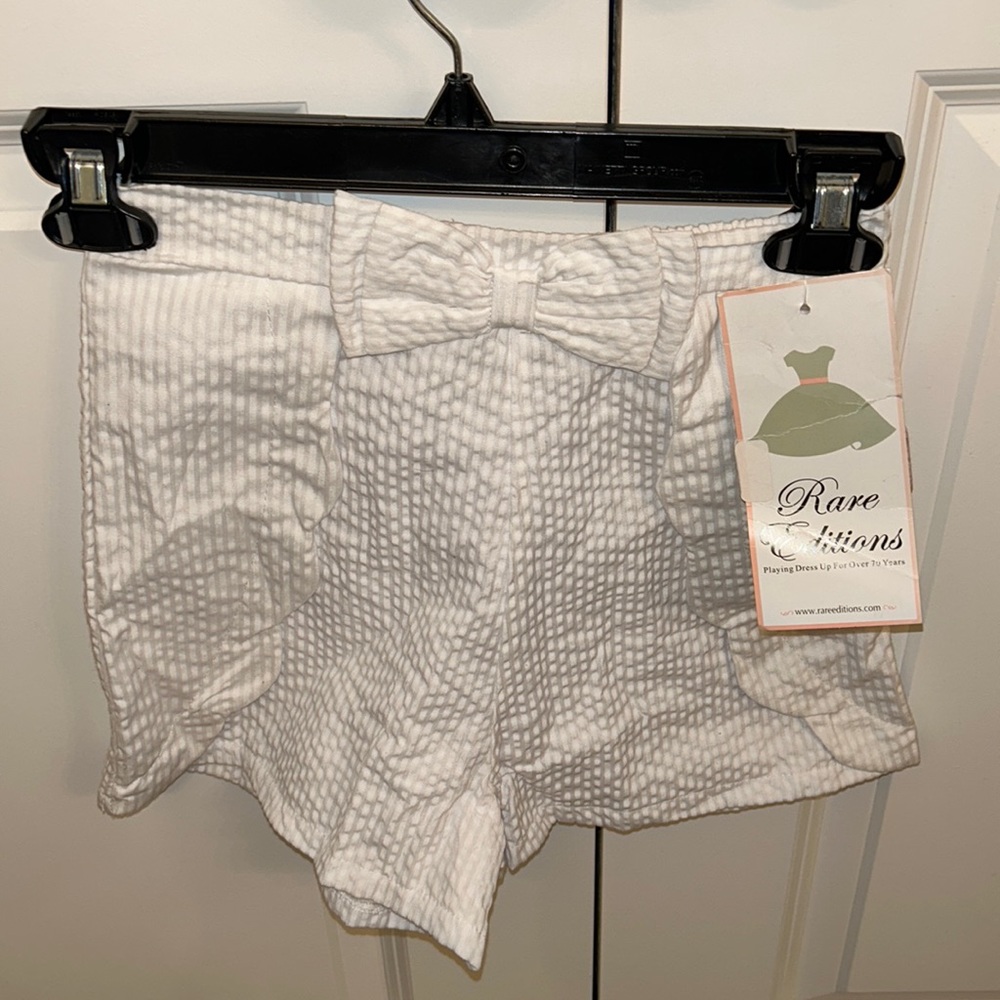 Brand new cute white shorts, size 8 (girls)